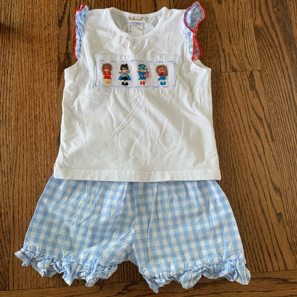 Superhero girls smocked 2 piece set size 2